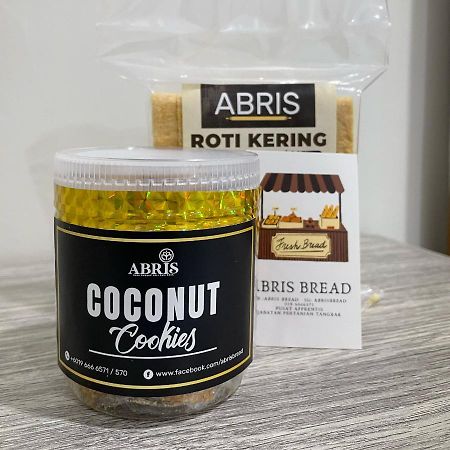 Cabin In The Woods By Abris Bukit Gambir ภายนอก รูปภาพ