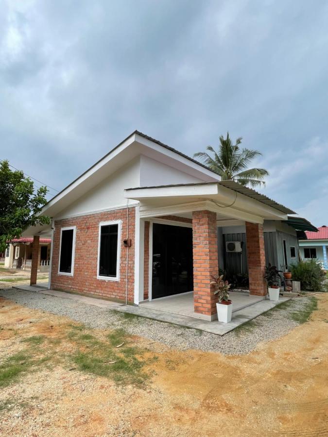 Cabin In The Woods By Abris Bukit Gambir ภายนอก รูปภาพ